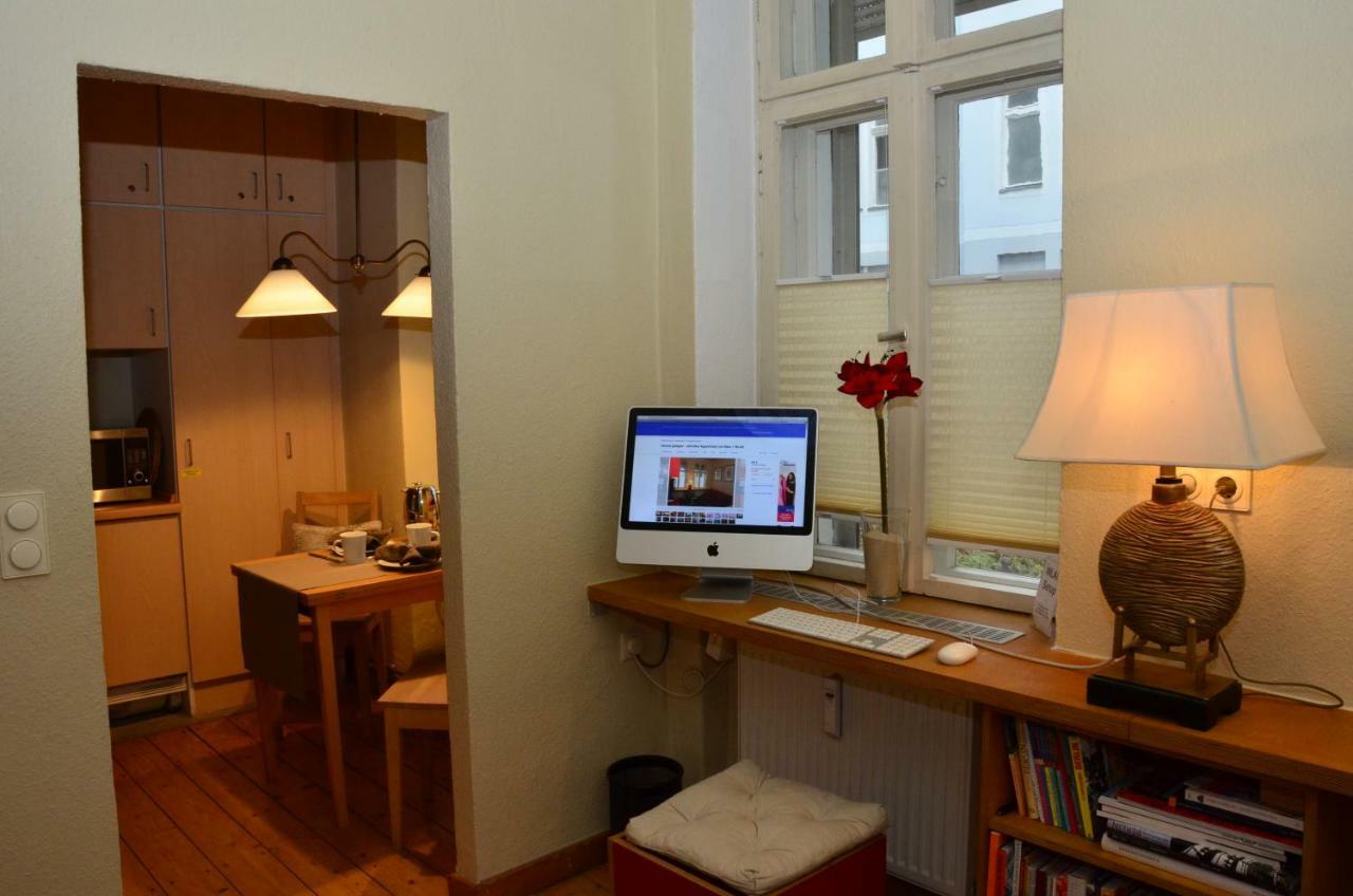 Zentral Gelegen - Stilvolles Appartment In Moabit Berlim Exterior foto